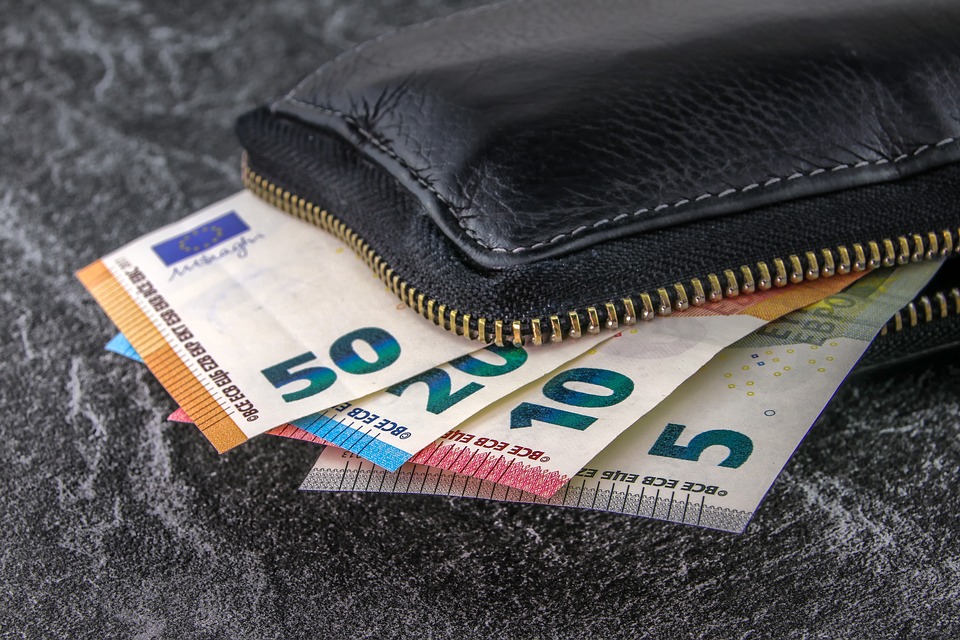 How To Make Money By Trading Currency Xelonline